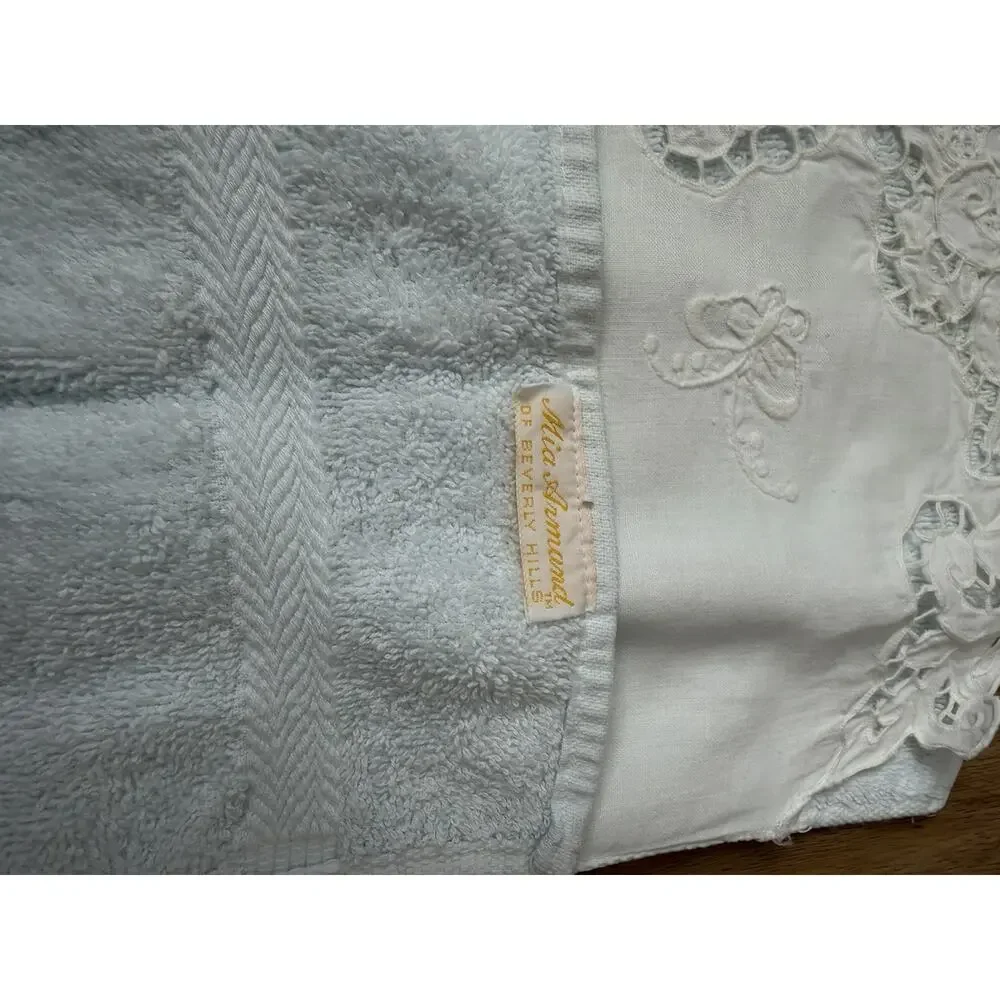 Vintage Mia Armand Beverly Hills Lace Applique Blue Designer Towel Set